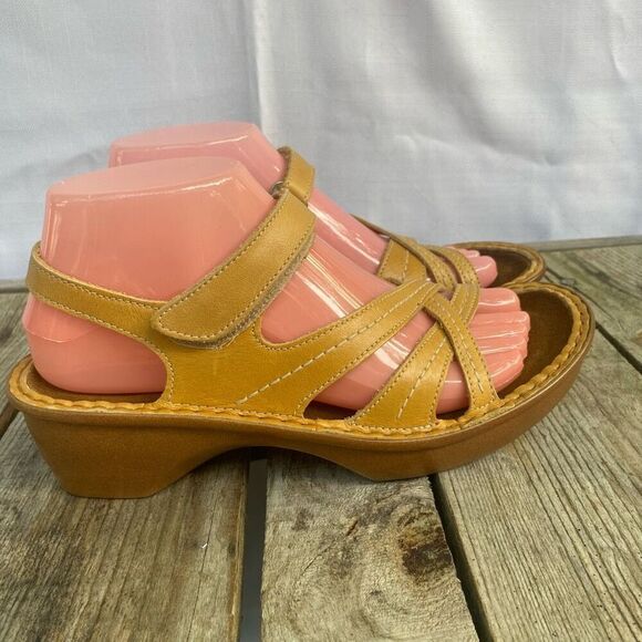 Naot Size 38 US 7 Women’s Yellow Leather Strappy Comfort Sandals Hook & Loop Str - Picture 3 of 8